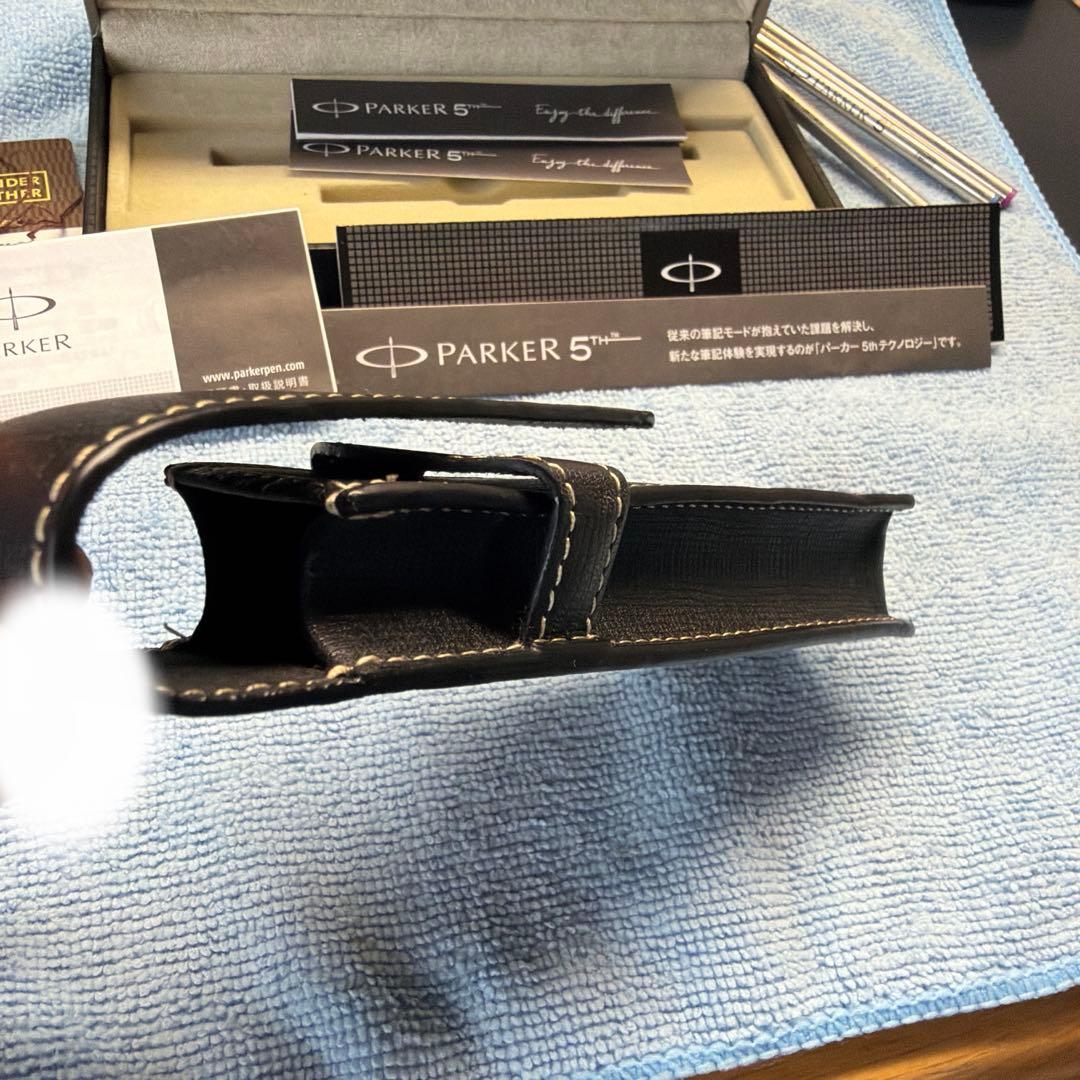PARKER インジェニュイティ ブラックラバーメタル＋パイロットケース、青黒赤