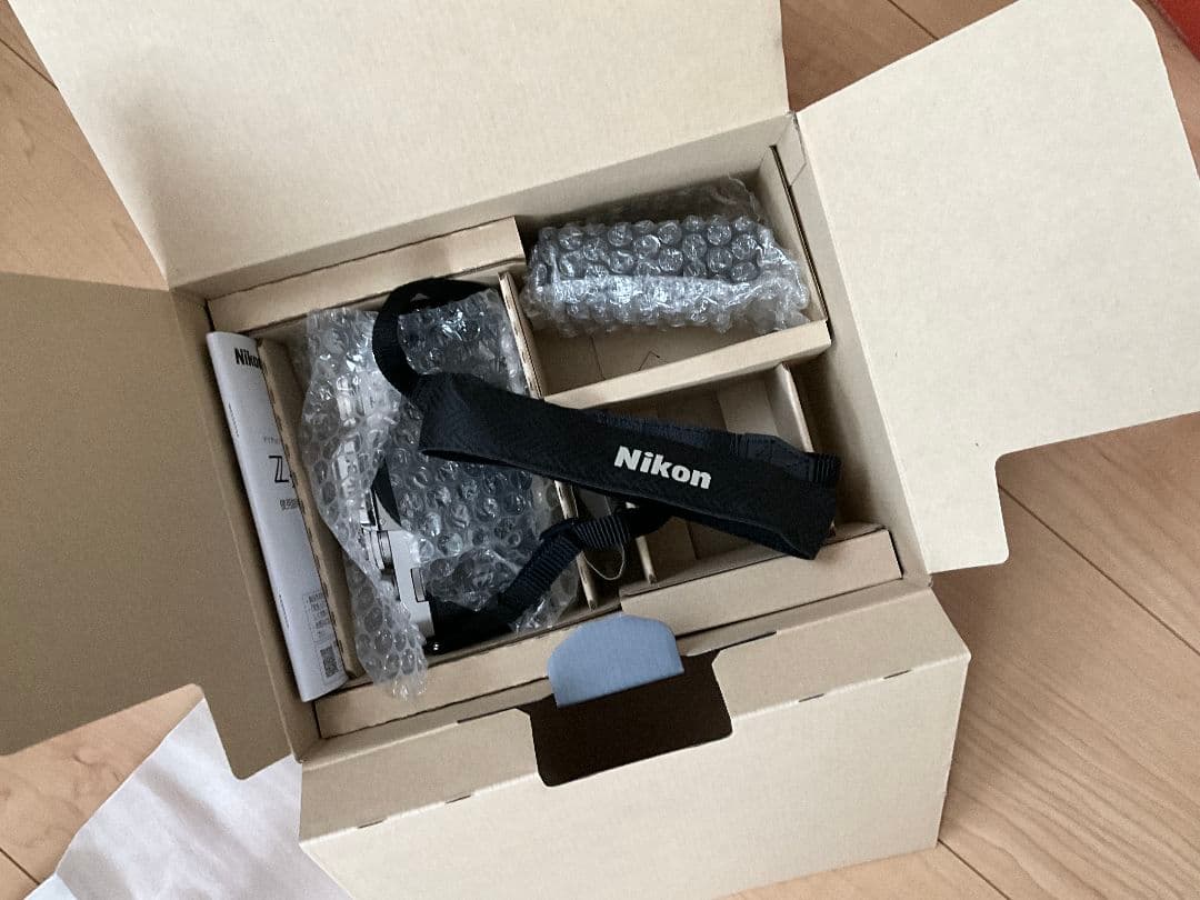 Nikon Zfc ミラーレス 一眼レフカメラ ボディ本体 シルバー 新品未使用