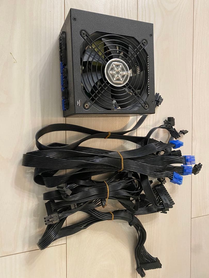 SilverStone ST1200-PTS 1200W 電源ユニット