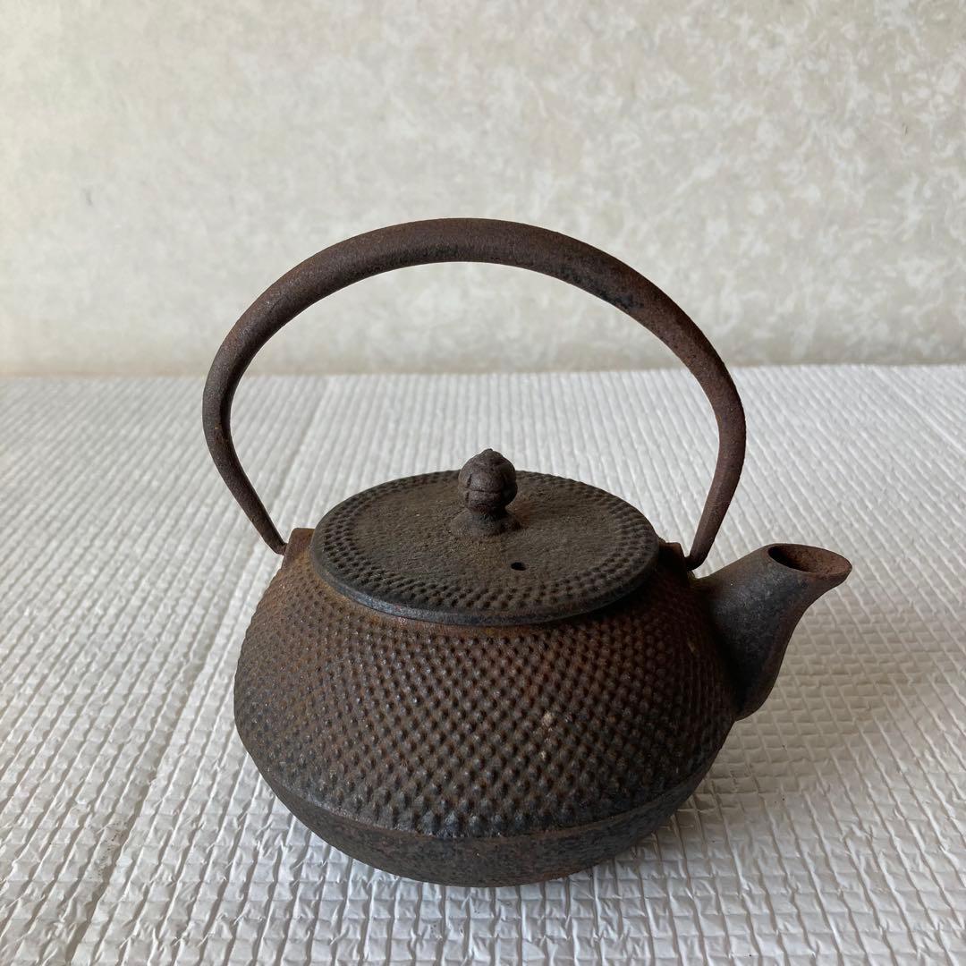 TS66 南部鉄瓶 鉄器 伝統工芸品 刻印あり 霰模様 急須 囲炉裏 茶道具