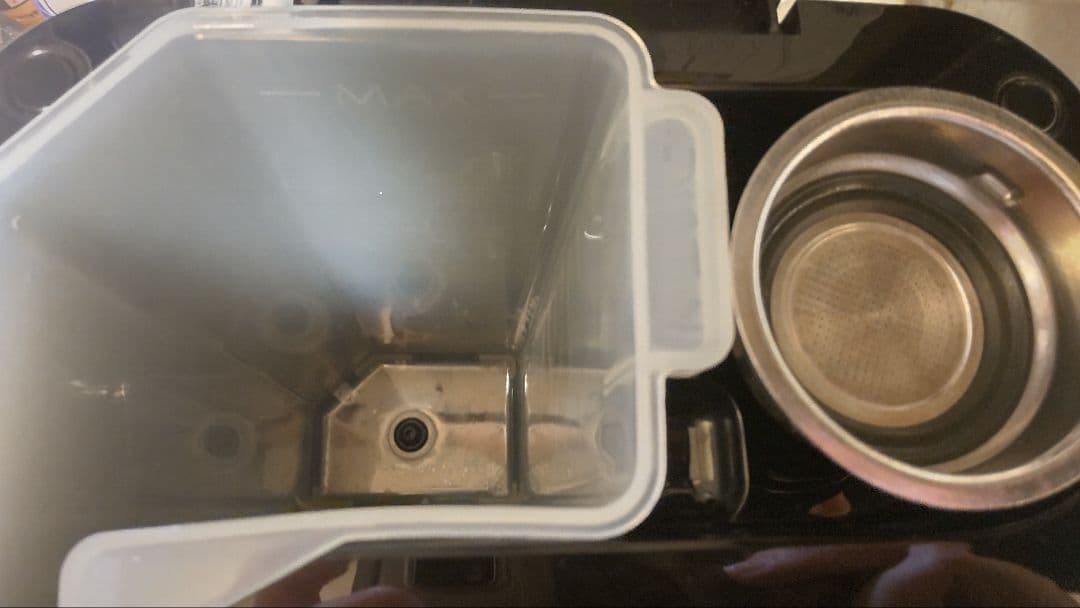 DeLonghi エスプレッソマシン EC235J-BK