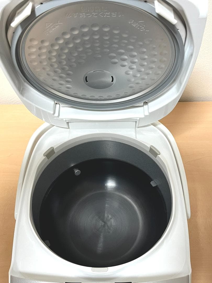 【美品】　象印 IH炊飯器 NP-XB10 2024年製 5.5合炊き