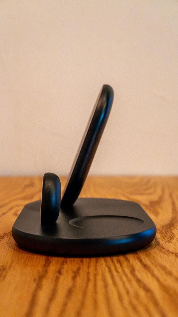 ベルキン ワイヤレス充電スタンド　WIZ001DQBK BLACK