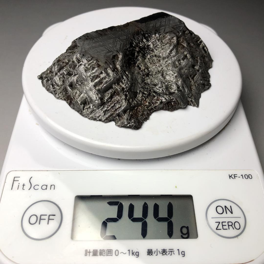 ムオニオナルスタ隕石 大型　鉄隕石　外皮付き　メテオライト　希少 美品
