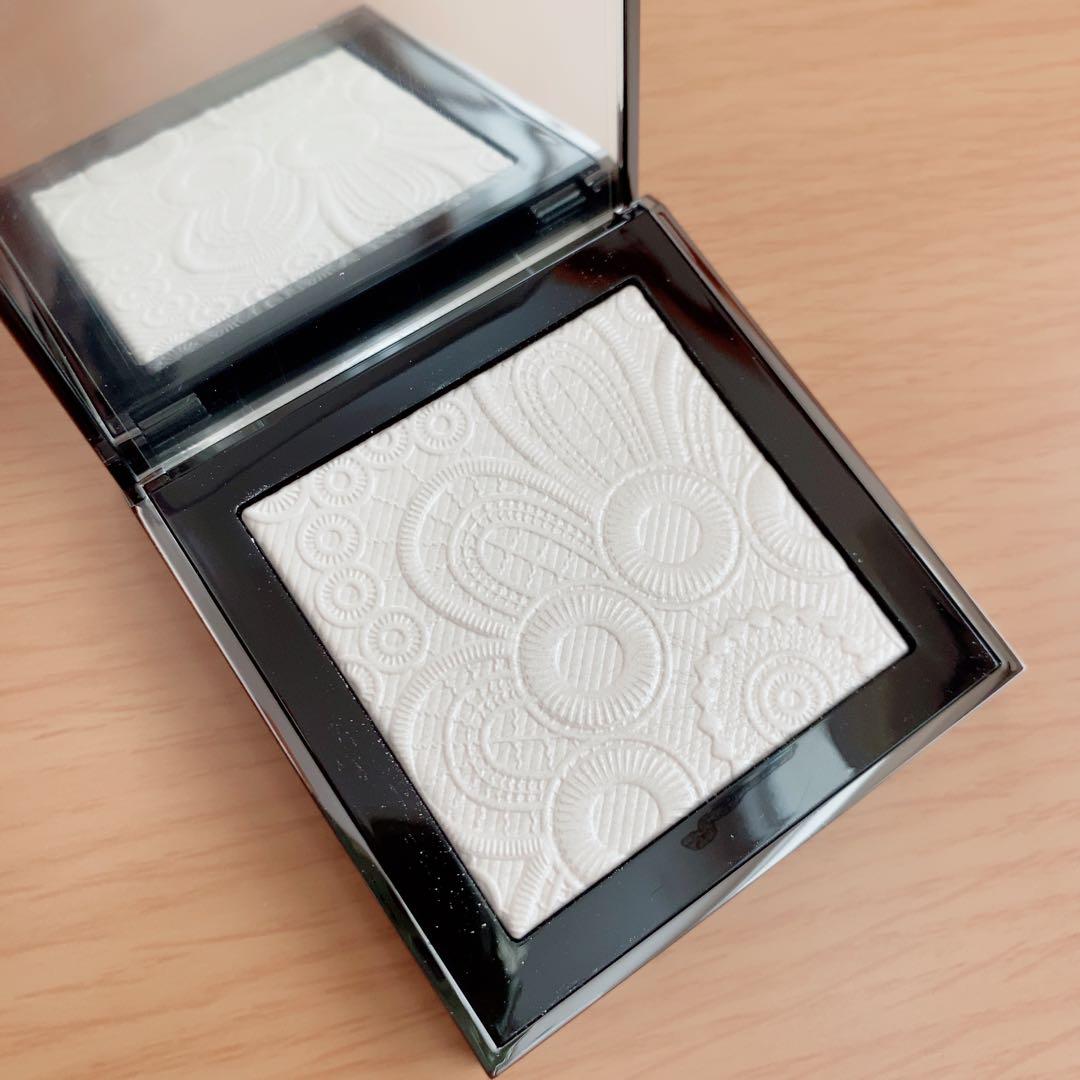 【限定＊新品未使用】BURBERRY ハイライティングパレット 01 WHITE