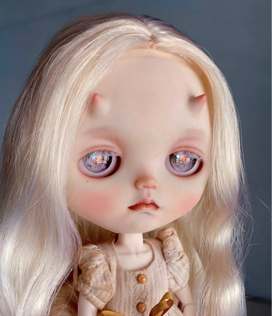 カスタムブライス 海外作家様 人形 ダーク 悪魔少女 デビル ツノちゃん 角