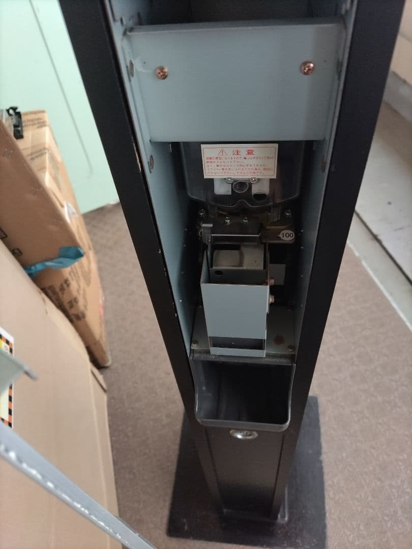 新紙幣対応済◇サンド型両替機　架台付き　1000円→100円×10枚