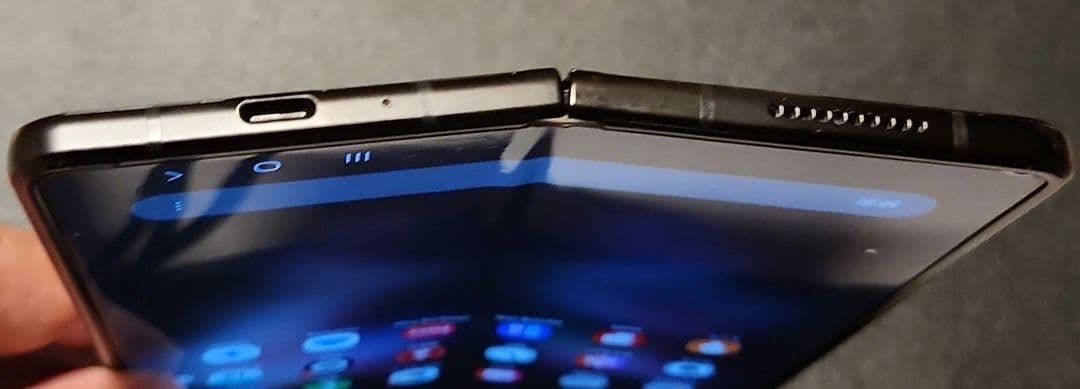 Galaxy Z Fold 3 5G 国内版 au(SCG11)ケース付き