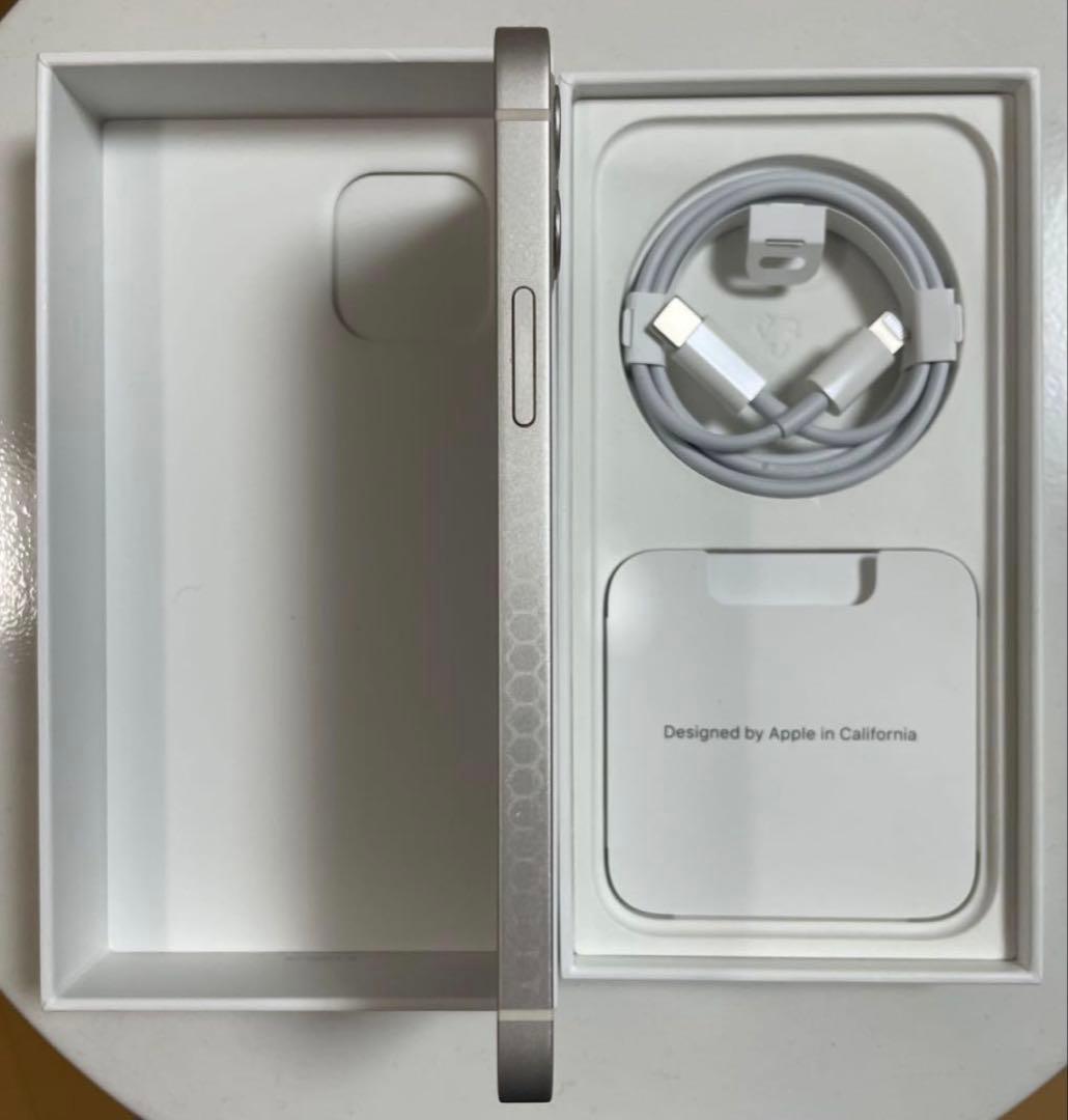 Apple iPhone 12ホワイト 64GB 本体（新品ガラスフィルム付き）
