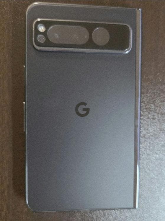 【中古】Google Pixel Fold 完動品、SIMフリー本体と中古ケース