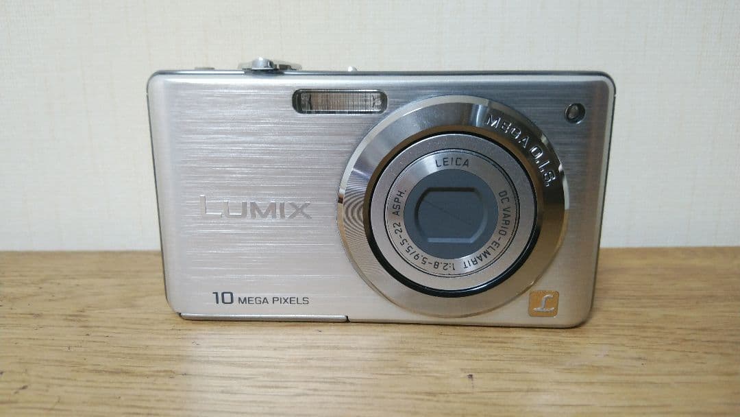 Panasonic LUMIX DMC-FX7 コンデジ　デジカメ