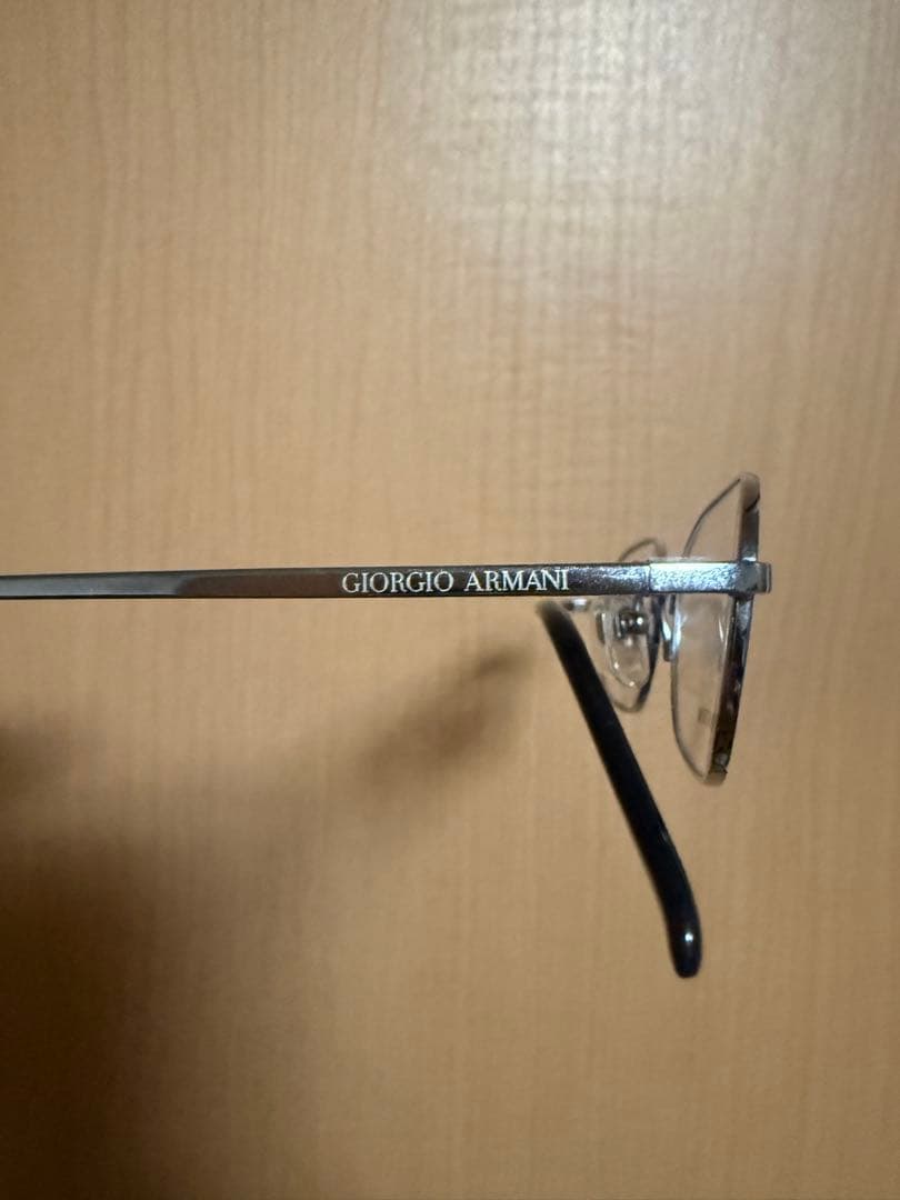 Giorgio Armani チタン製オーバルメガネ