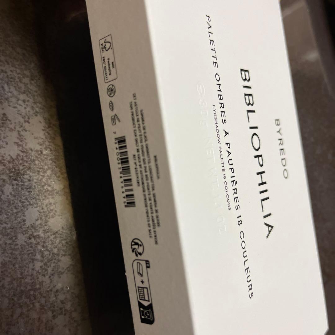 BYREDO BIBLIOPHILIA アイシャドウパレット