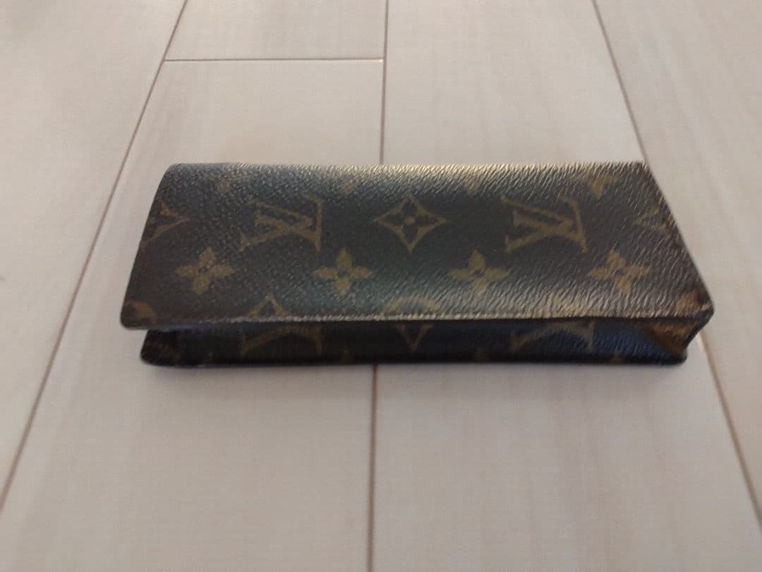 ルイヴィトン　LOUIS VUITTON　モノグラム　メガネケース