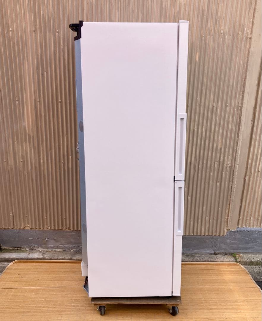 SHARP ノンフロン冷凍冷蔵庫　SJ-PD31K-W