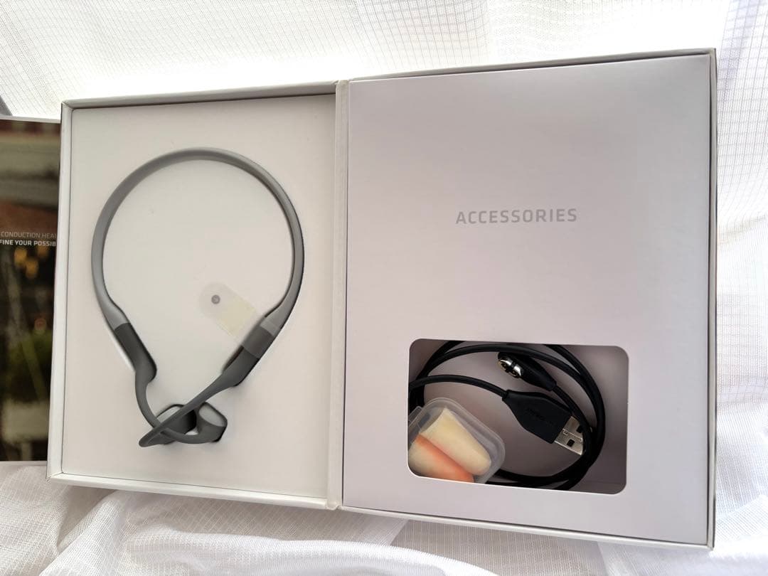 バ*ン様 【美品】AFTERSHOKZ AEROPLEXワイヤレス骨伝導イヤホン