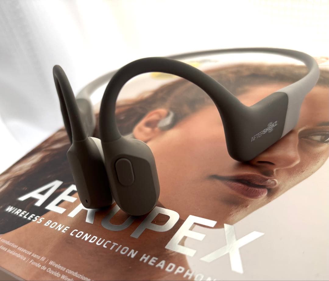 バ*ン様 【美品】AFTERSHOKZ AEROPLEXワイヤレス骨伝導イヤホン