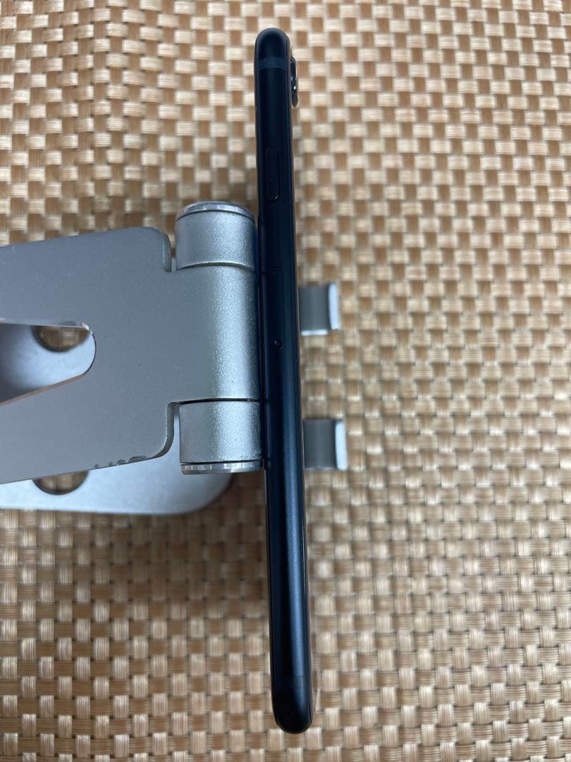 iPhone SE第3世代 64GBミッドナイトSIMフリー【4628】