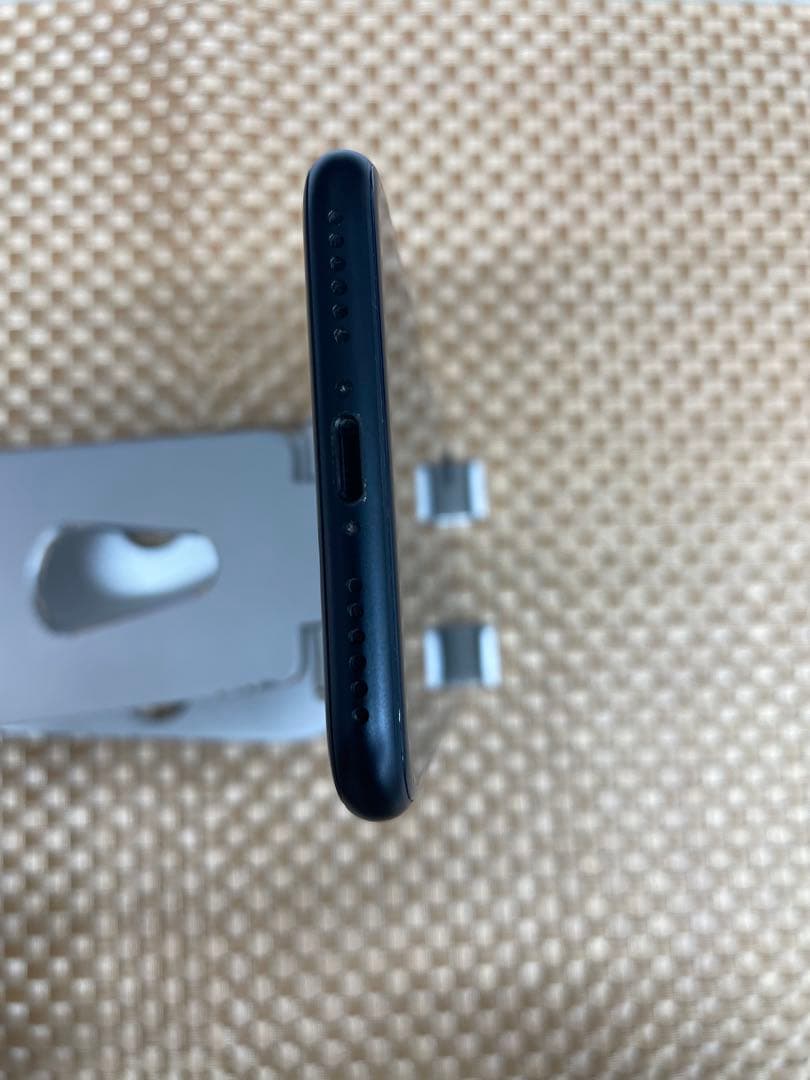 iPhone SE第3世代 64GBミッドナイトSIMフリー【4628】