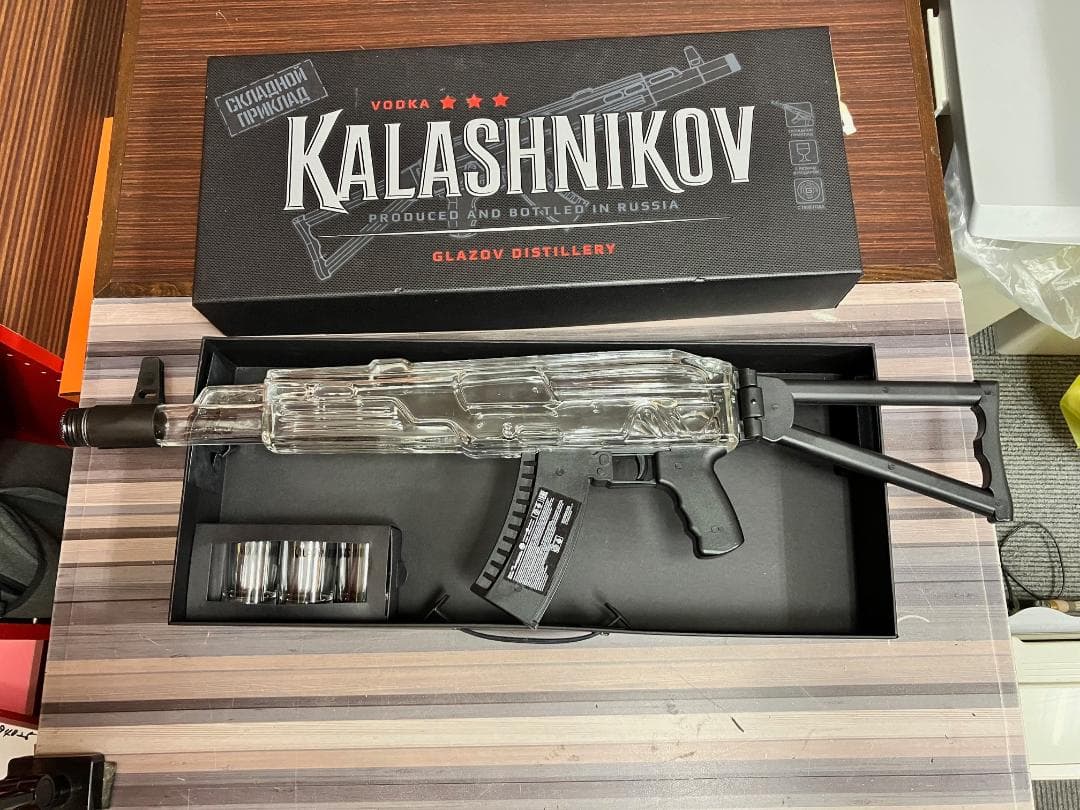 未開封 現在非売品 カラシニコフ ウォッカ AK-47 ボトルセット