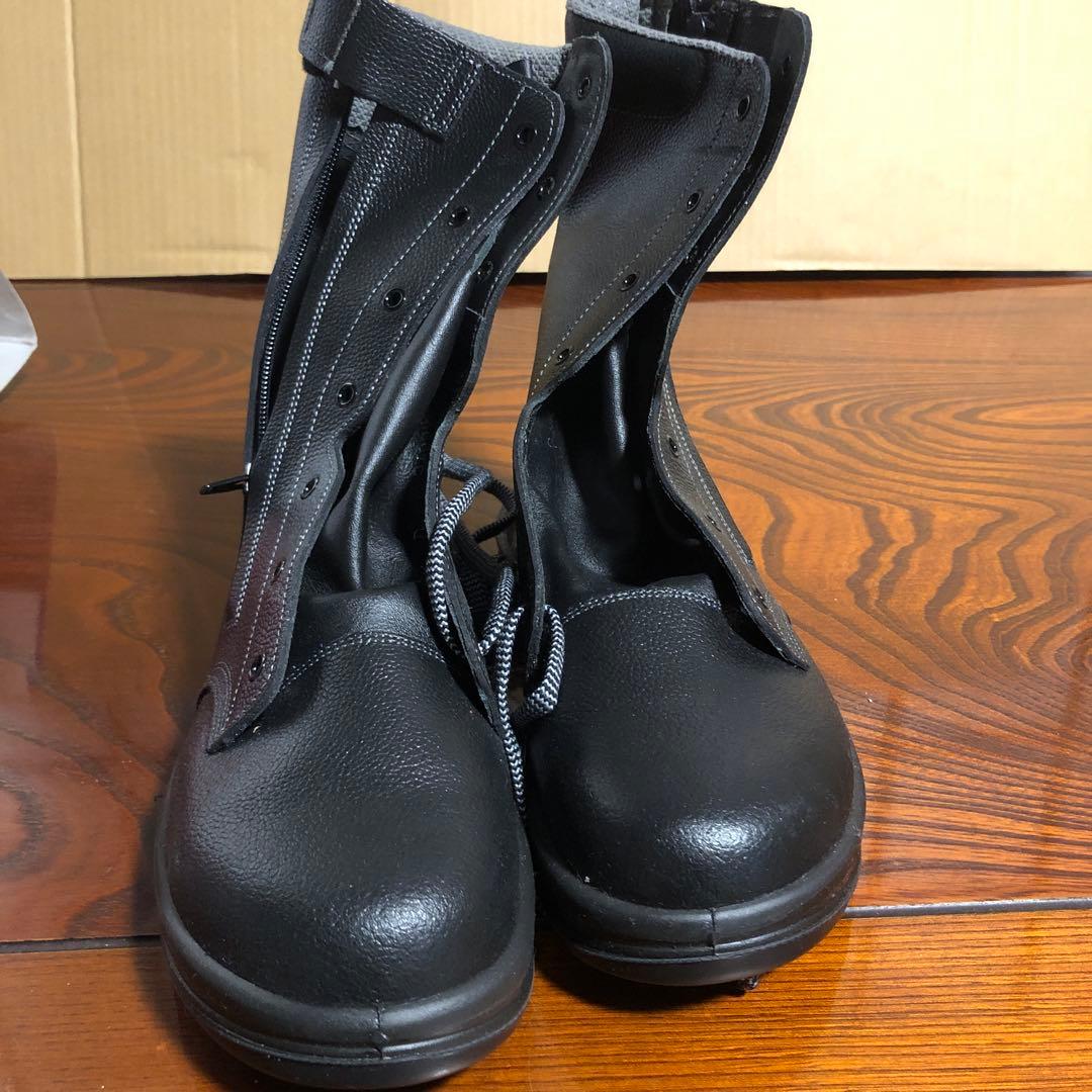 安全靴　黒いハイカットブーツ サイドファスナー付き
