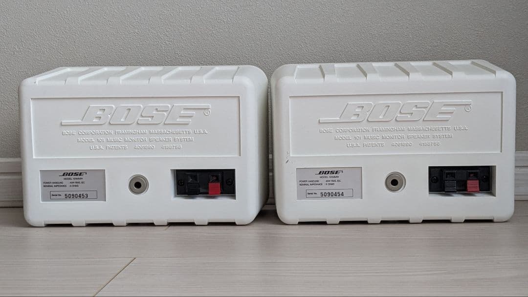 ​【美品・希少白】BOSE 101MMW シリアル連番 純正ブラケット/取説付