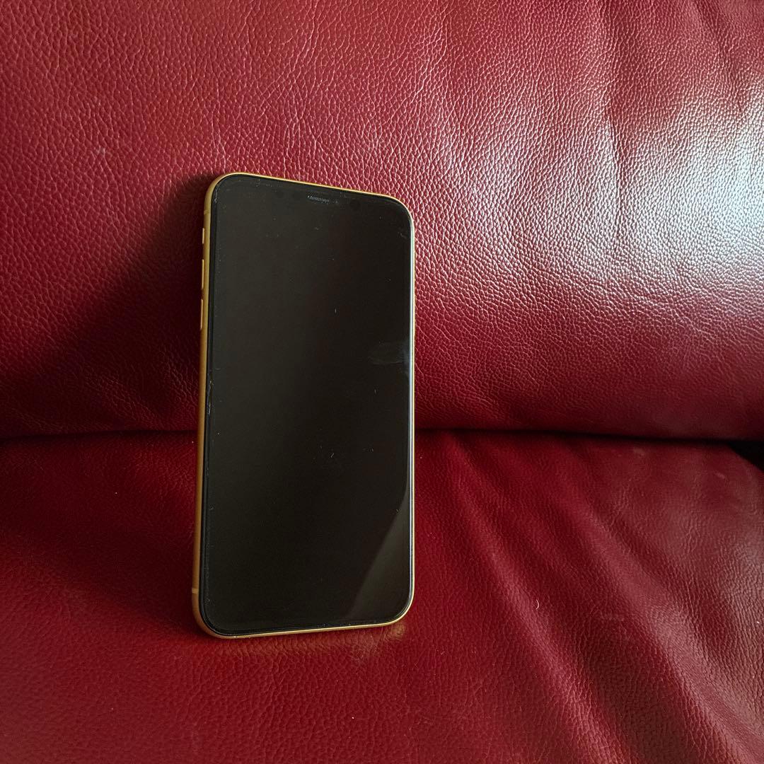 Apple iPhone 11 イエロー