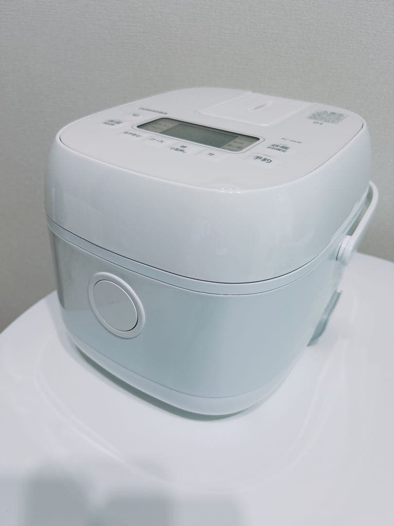 未使用　東芝 炊飯器 3合 RC-5XW(W)