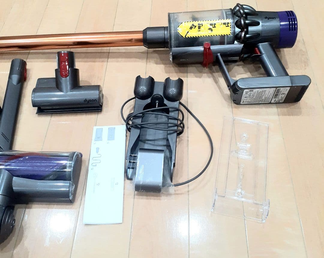dyson SV12 コードレスクリーナー　ジャンク品
