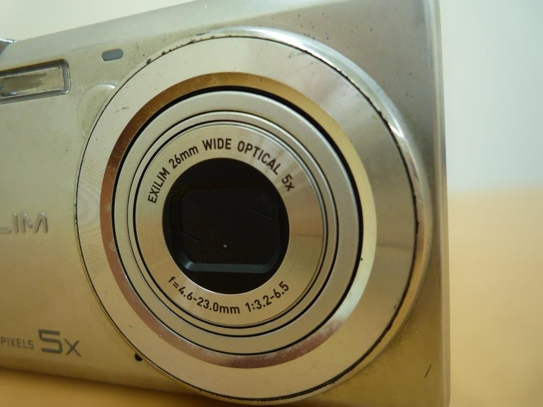 CASIO EXILIM EX-ZS10 デジタルカメラ