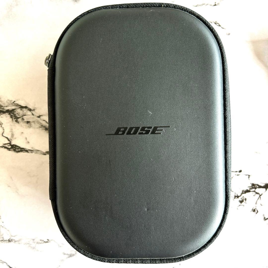 Bose QuietComfort 35 II ワイヤレスヘッドホン　ポーズ