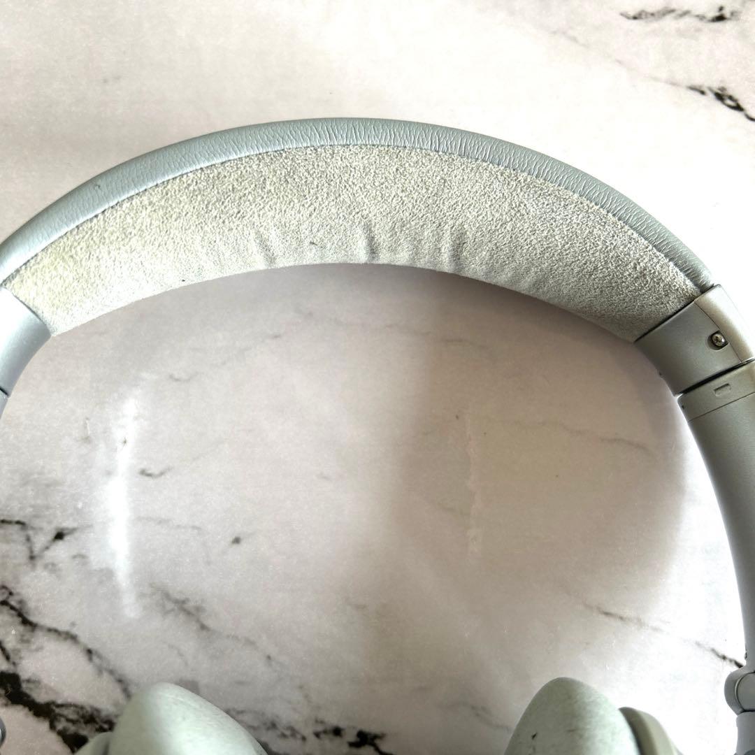 Bose QuietComfort 35 II ワイヤレスヘッドホン　ポーズ