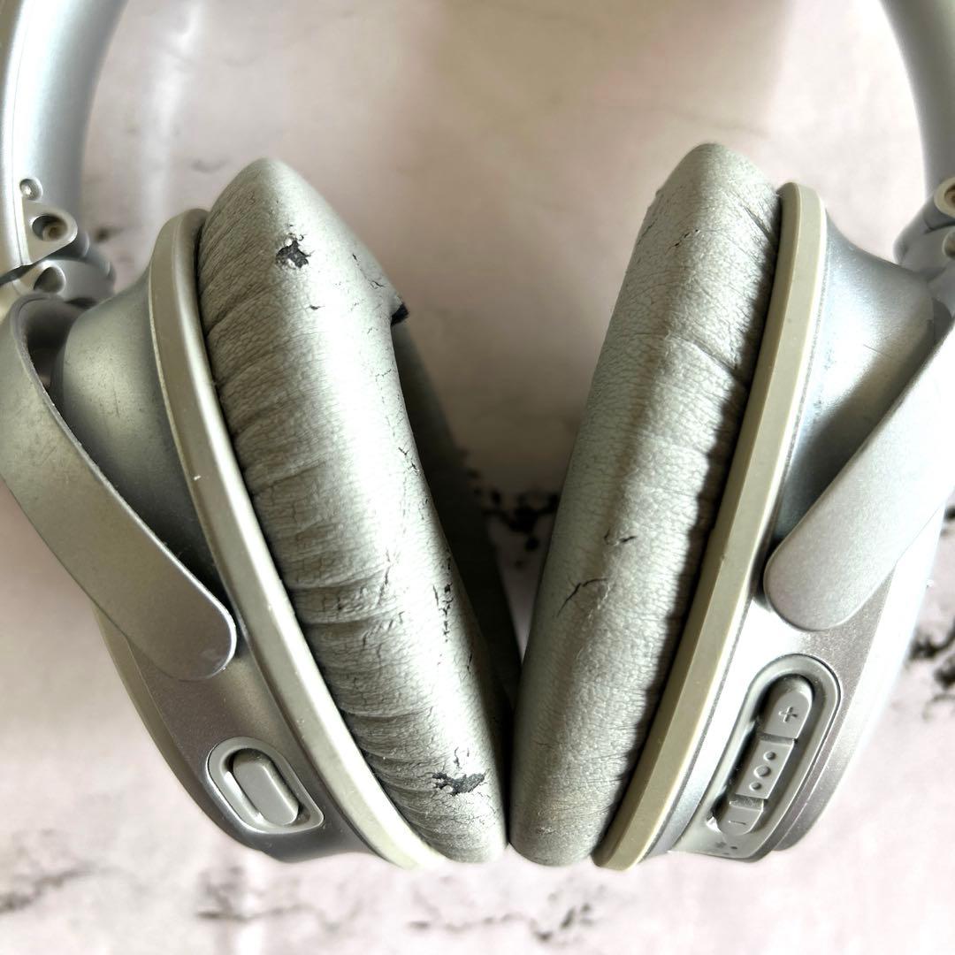 Bose QuietComfort 35 II ワイヤレスヘッドホン　ポーズ