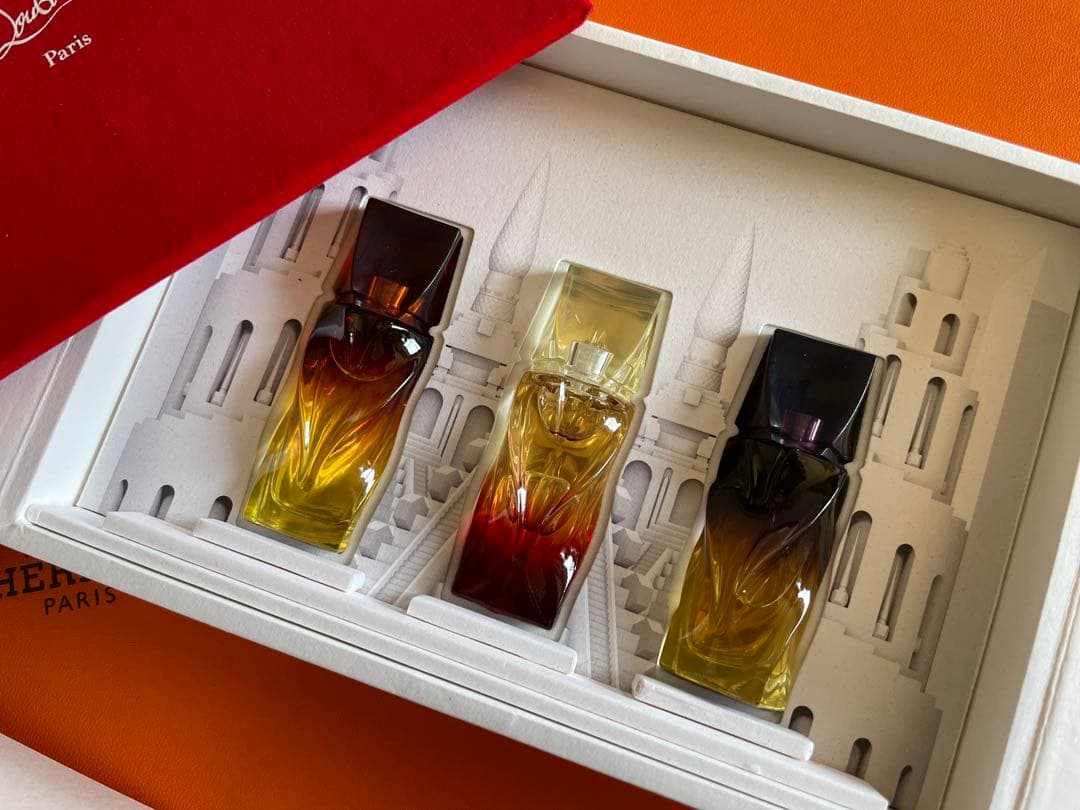 新品未使用☆エルメス☆限定メイクブラシセット☆クリスチャン・ルブタン☆香水セット