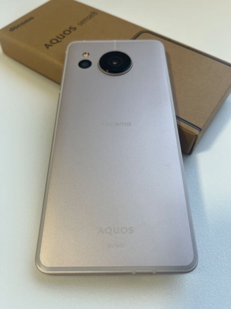 【美品】AQUOS sense8 docomo カッパー SIMフリー 箱付き