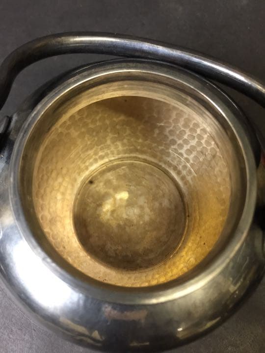 古い銀瓶 彫刻山水 花鳥紋 蓋に中央情報部 金南支部長 郭聖範 謹呈共箱ない