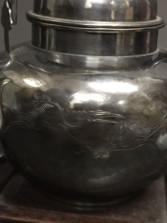 古い銀瓶 彫刻山水 花鳥紋 蓋に中央情報部 金南支部長 郭聖範 謹呈共箱ない