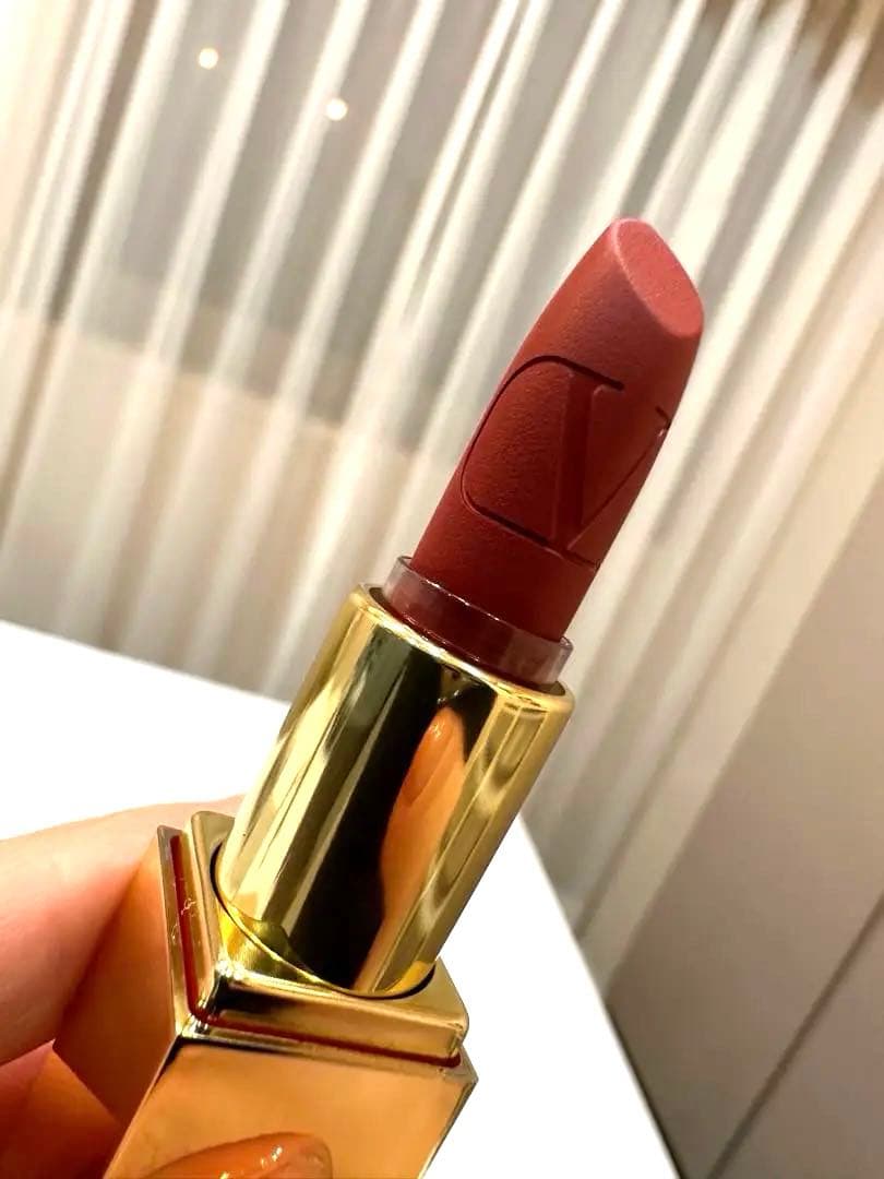 新品 VALENTINO GOクラッチ ＆ 口紅(ミニロッソ）