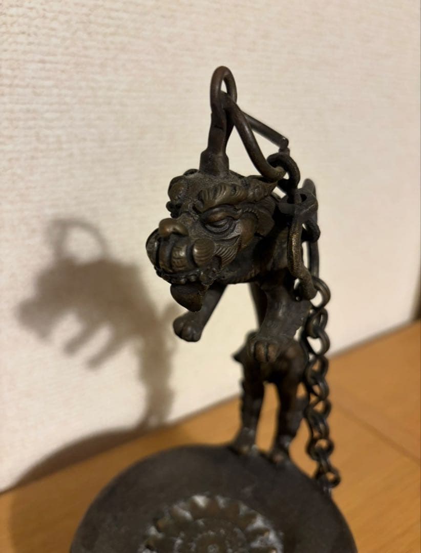 ブロンズ製獅子彫刻のアンティーク装飾品