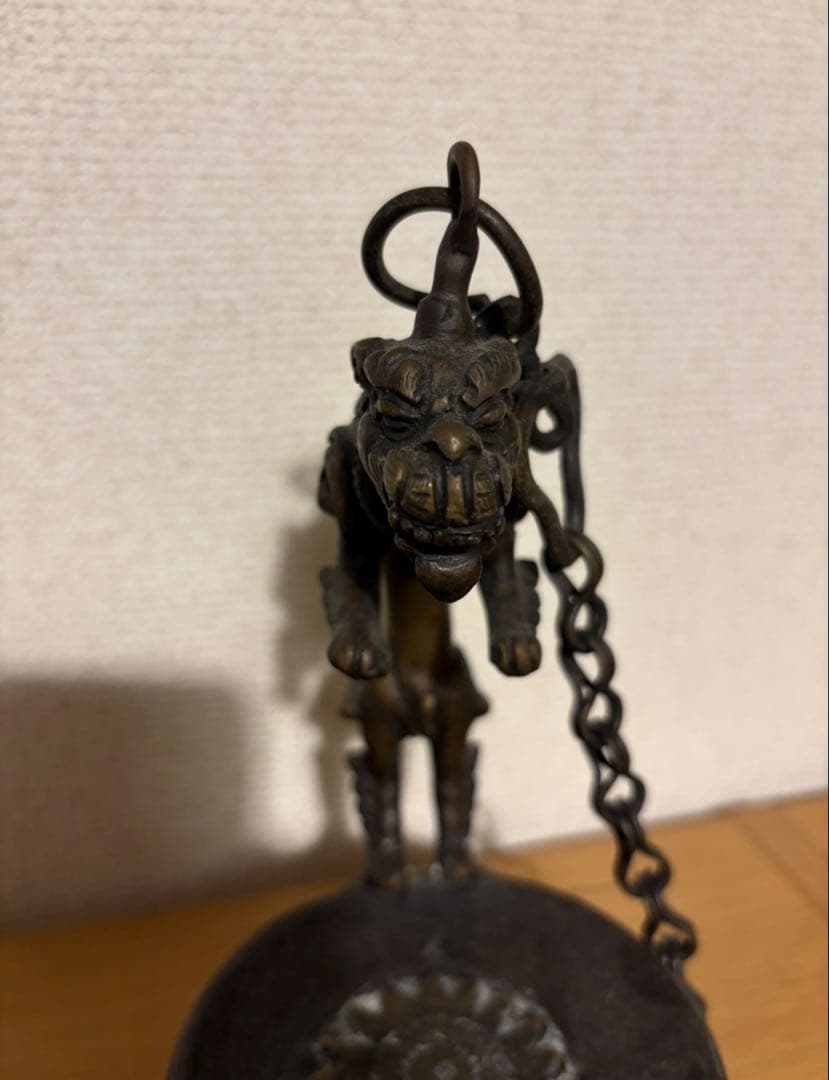 ブロンズ製獅子彫刻のアンティーク装飾品