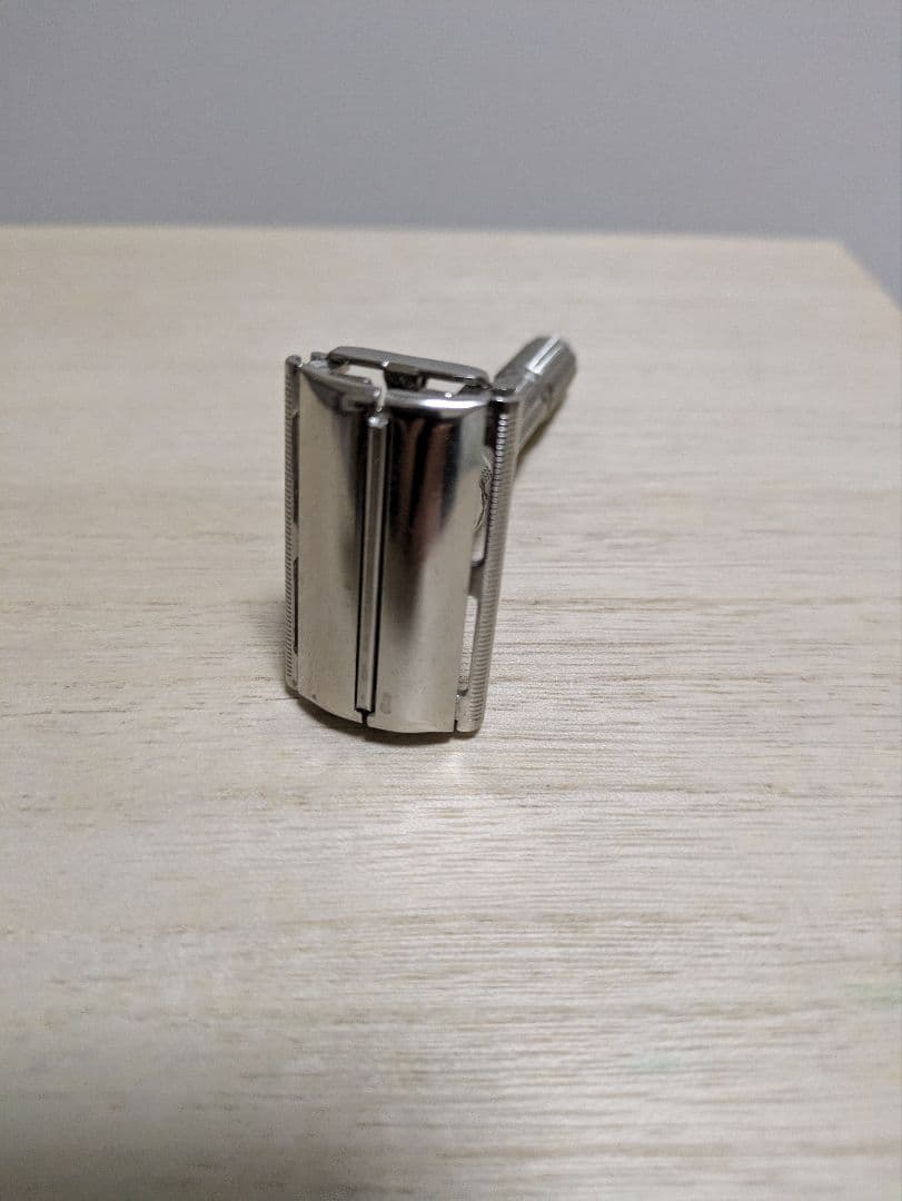 Gillette　ジレット　両刃カミソリ　アジャスタブル