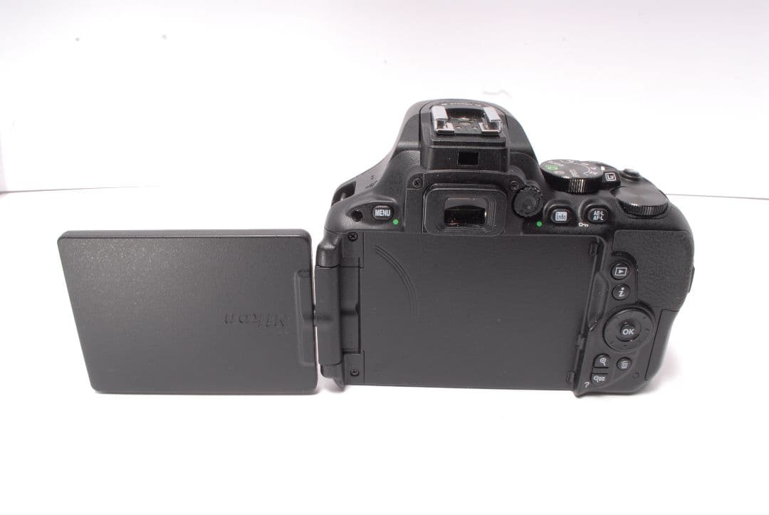 ⭐️まるで新品！ショット数 91 枚⭐️ Nikon D5500 ボディのみ