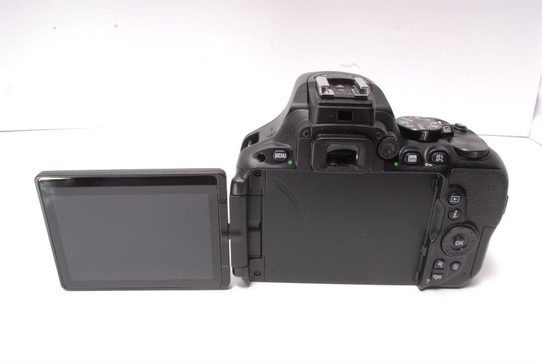 ⭐️まるで新品！ショット数 91 枚⭐️ Nikon D5500 ボディのみ