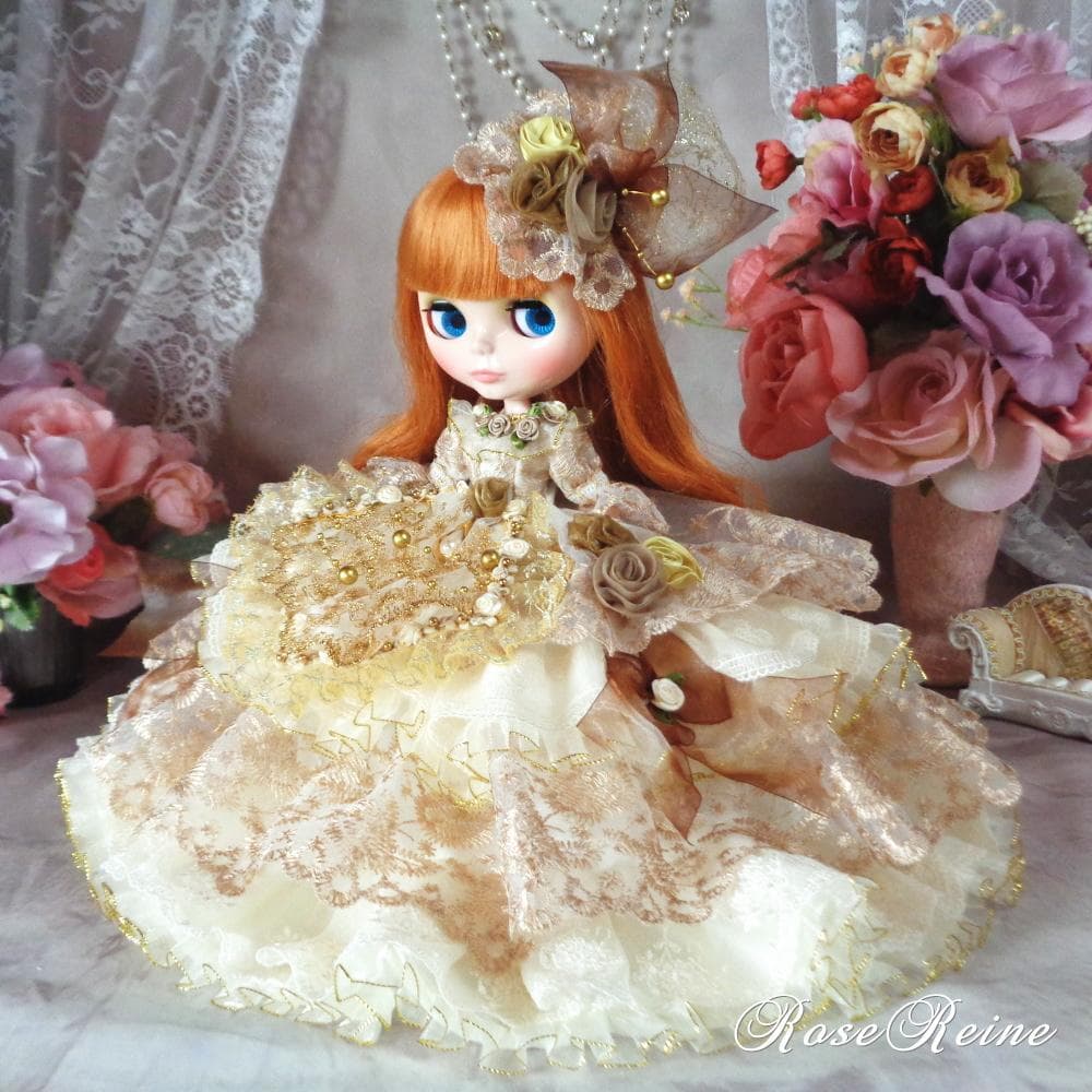 ベルサイユの薔薇エアリーシャンパンゴールドのフリルドールドレス