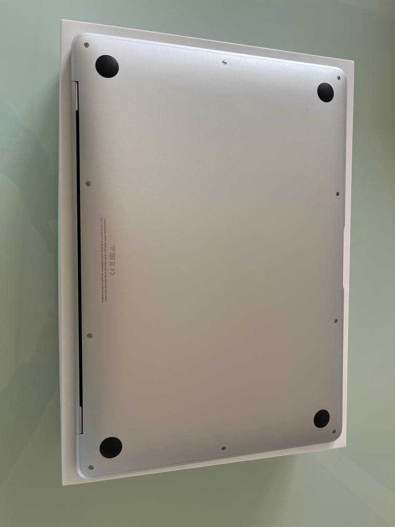 MacBook Air M1 16GBメモリ / 256GB SSD