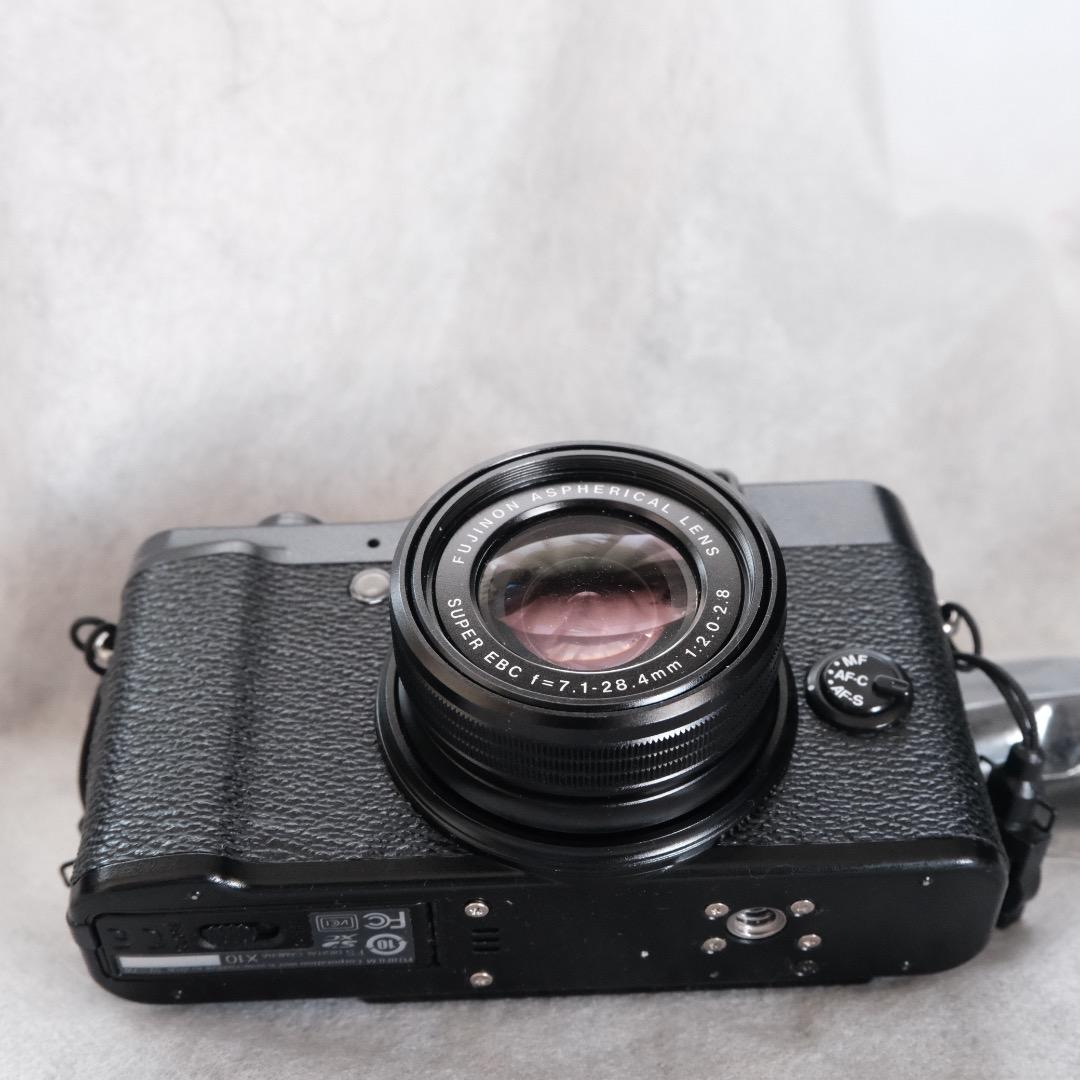 Fujifilm X10 デジタルカメラ