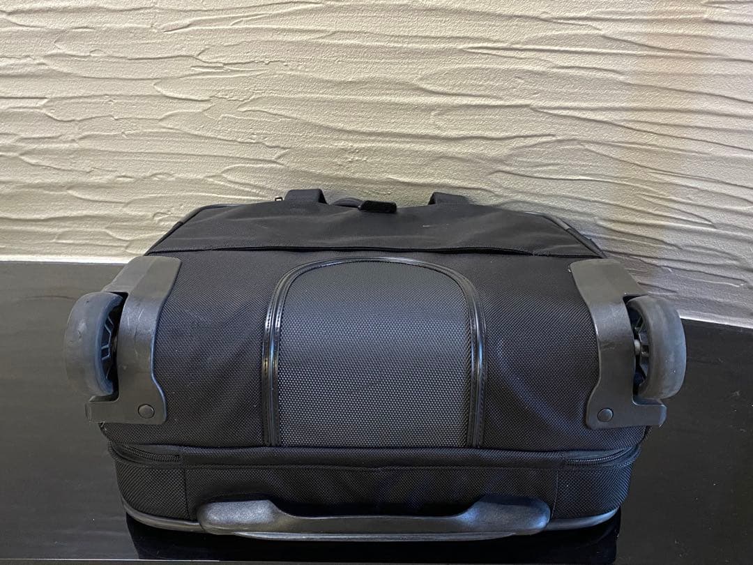 美品 Samsonite 2輪 キャリーケース 機内持込可 ビジネス 出張 黒