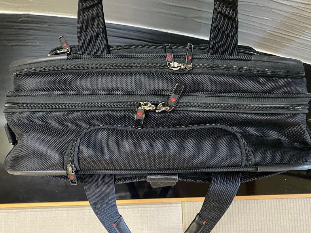 美品 Samsonite 2輪 キャリーケース 機内持込可 ビジネス 出張 黒