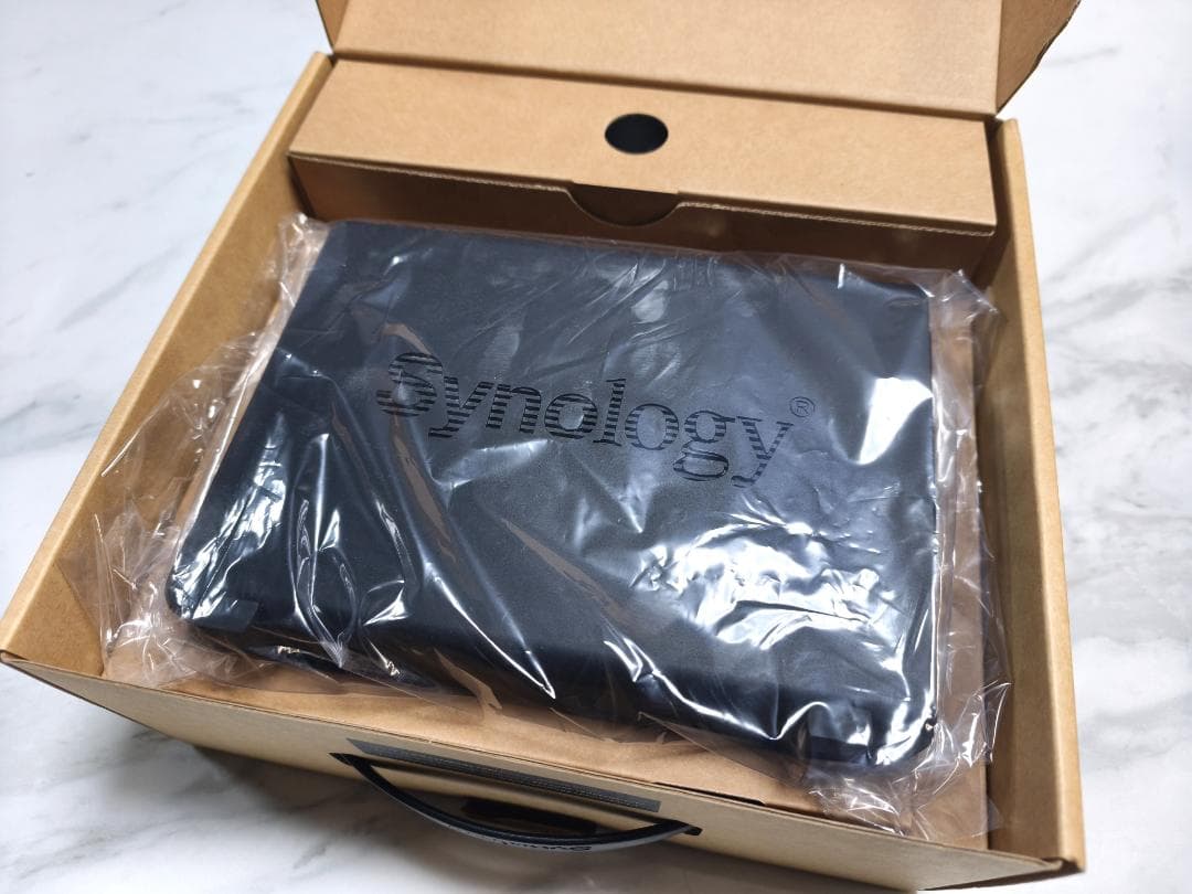 ハードディスク6TB×２付　Synology DS218play NAS 本体