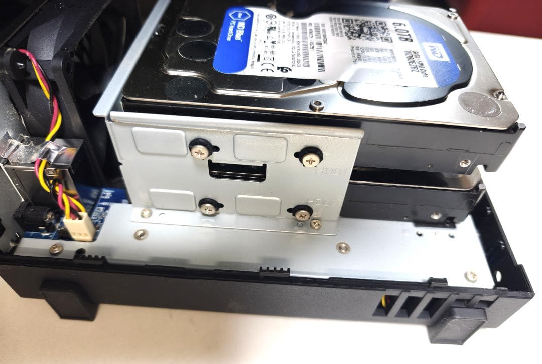 ハードディスク6TB×２付　Synology DS218play NAS 本体